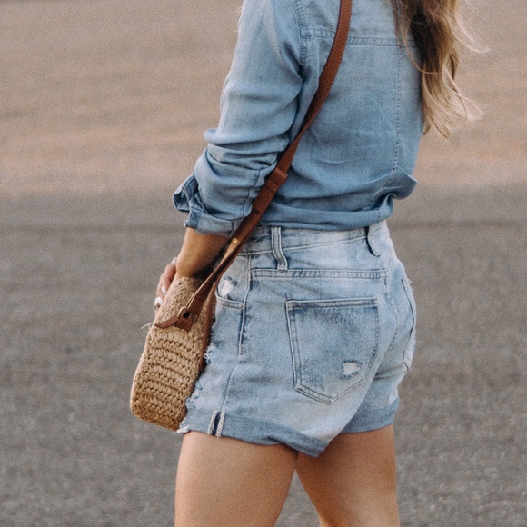 One MED left!!!  Blank Paige Boyfriend Shorts - Picture 2 of 3